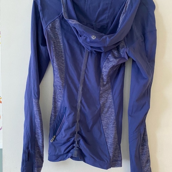 Lululemon size 6 light hoodie - Picture 5 of 13